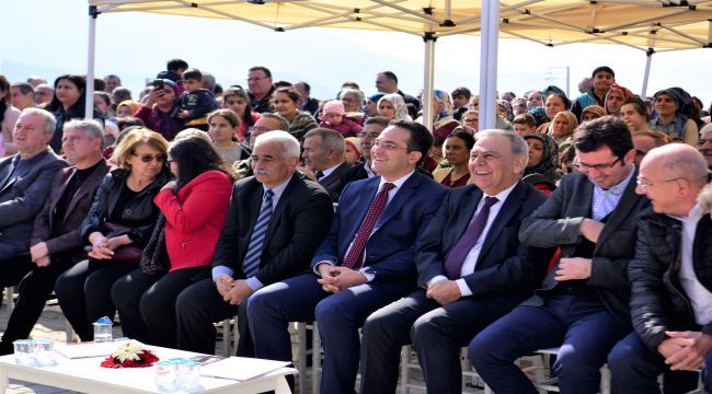 Bornova'da coşkulu açılış