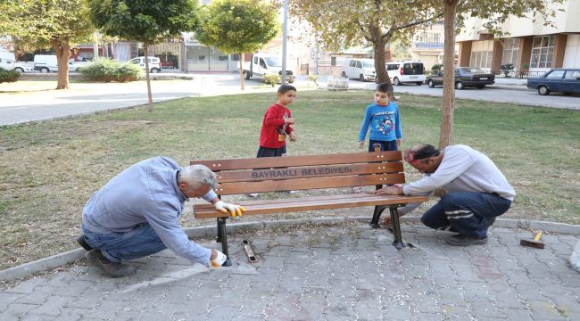 Parklara yeni banklar takıldı