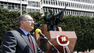 “Hasan Tahsin resmi törenle anılmalı”