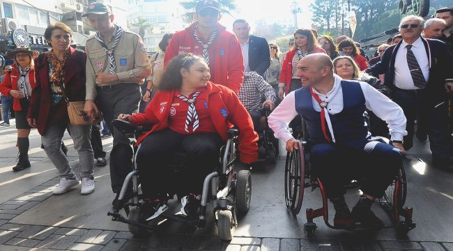 Soyer, engelli sandalyesi ile dolaştı