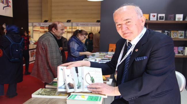 Yazar Ahmet Göksan, İzmir Kitap Fuarı’nda