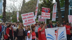 1 Mayıs İzmir'de coşkuyla kutlandı