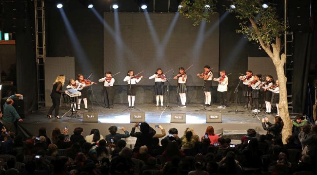 Buca’da şenlikli mezuniyet 