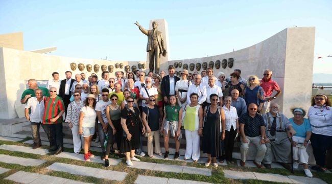 Karşıyaka’da ay-yıldızlı şölen