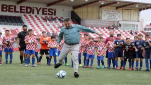 Bayraklı’da Gençlik Futbol Turnuvası