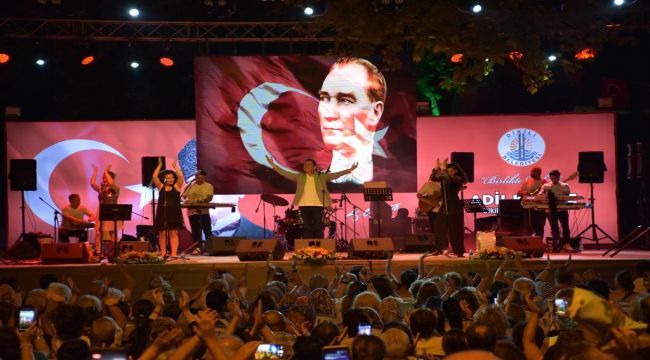 Dikili'de Yaz Konserleri Başladı