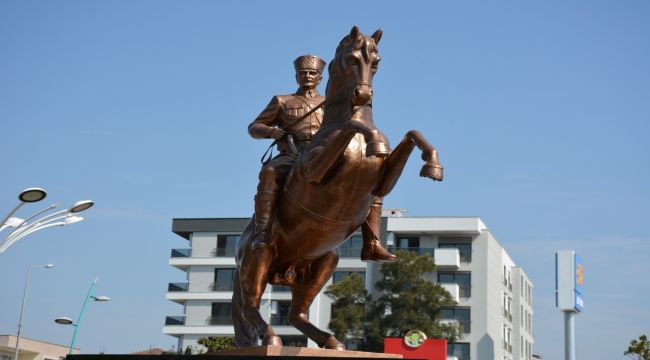 Atatürk heykeli 30 Ağustos’ta açılacak