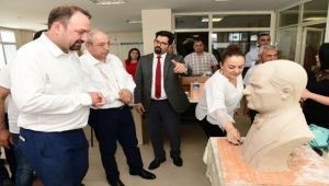 Çiğli, Atatürk Büstü ile Donatılıyor