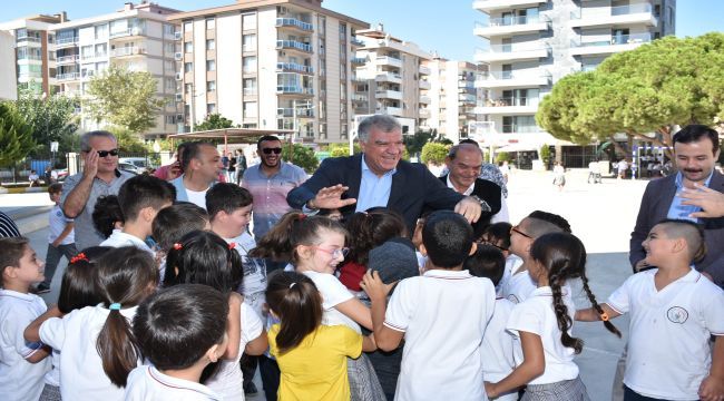 Narlıdere’de 500 öğrenciye kırtasiye yardımı 