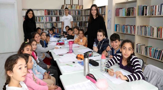 Bayraklı’da liseli öğrencilerden eğitime destek