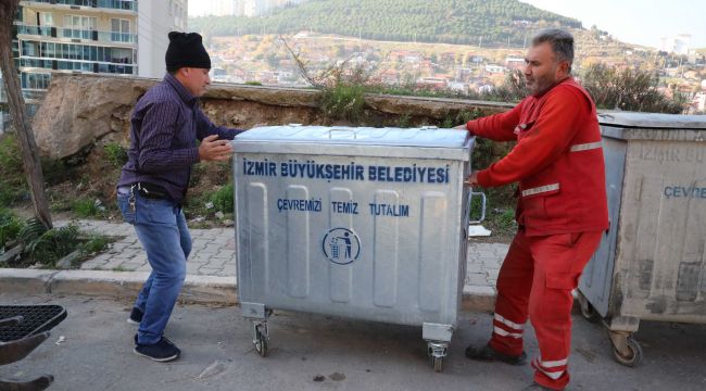 Bayraklı sokaklarına yeni çöp konteynerleri