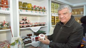 Narlıdere’nin ‘el emeği ‘ marketine yoğun ilgi