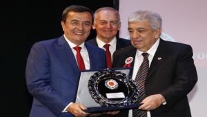 TÜRFAD, futbola emek verenleri yaşarken ödüllendirdi