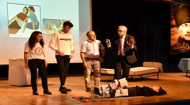 Narlıdere Belediyesi’nden deprem ve ilk yardım semineri 