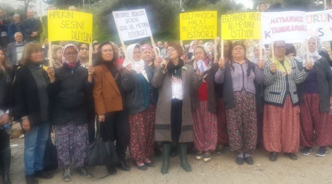 Eğlenhocalı meydanını istiyor! 