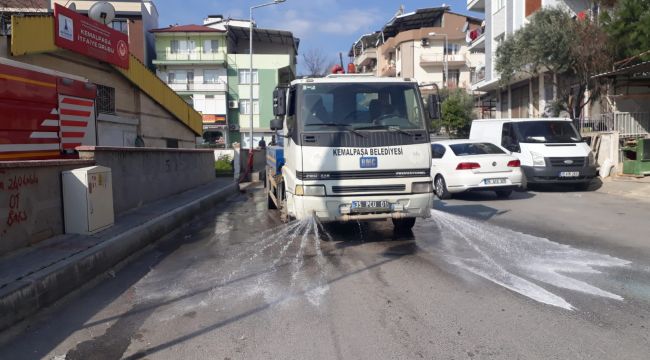 Kemalpaşa’da sokak ve caddeler dezenfekte ediliyor