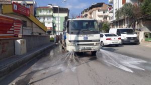 Kemalpaşa’da sokak ve caddeler dezenfekte ediliyor