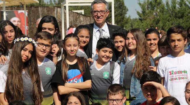 Gaziemir 23 Nisan’ı balkonlarda kutlayacak