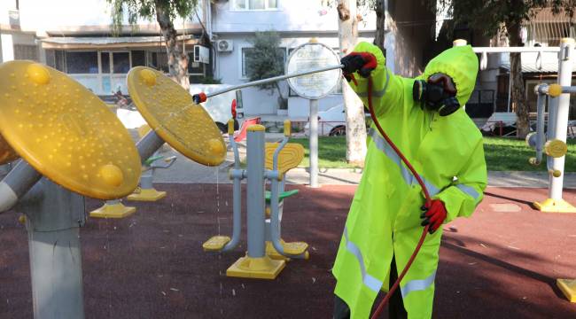 Bayraklı’da 24 mahalleye 2100 ton dezenfektan