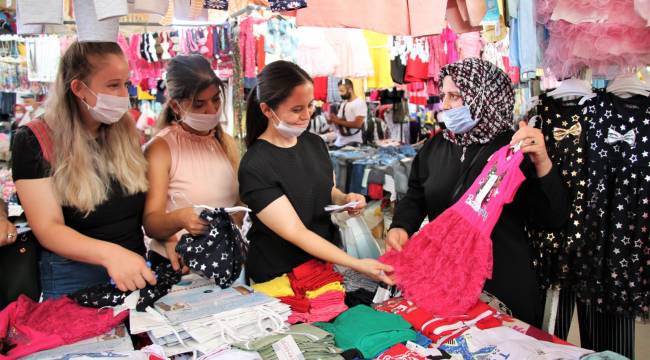 Menderes’te Çocuklar İçin Giysi Kampanyası