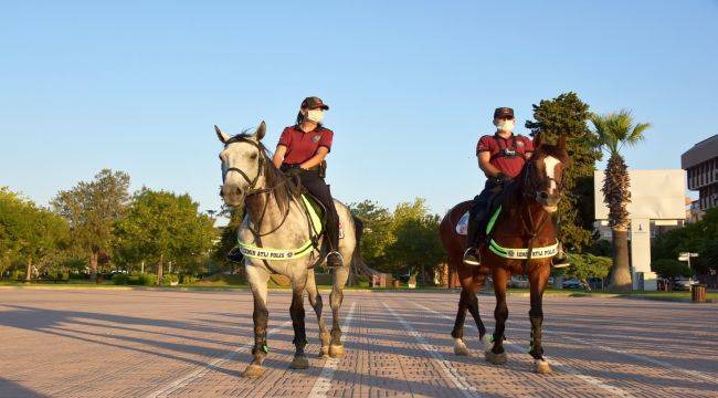 Atlı Polisler Aliağa'da Göreve Başladı