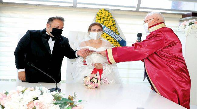 Karabağlar’da nikaha online hazırlık!