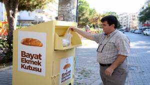 Karşıyaka’da bayat ekmekler toplanıyor