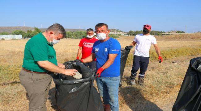 Başkan Oran çöp topladı 