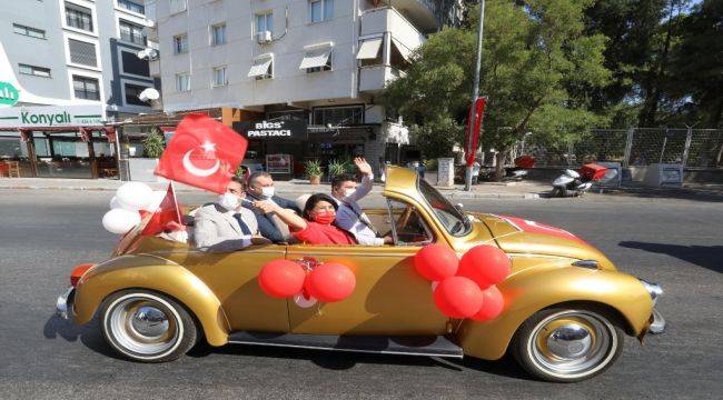 Buca'da renkli 9 Eylül korteji