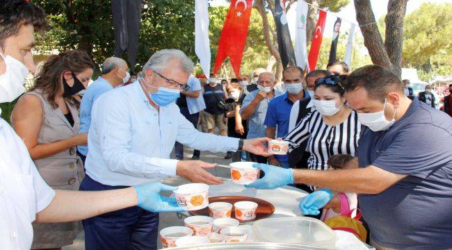 Ödemiş Belediyesi’nden aşure ikramı