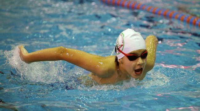 Karşıyaka’da spor tesisleri pandemi gölgesinde açıldı