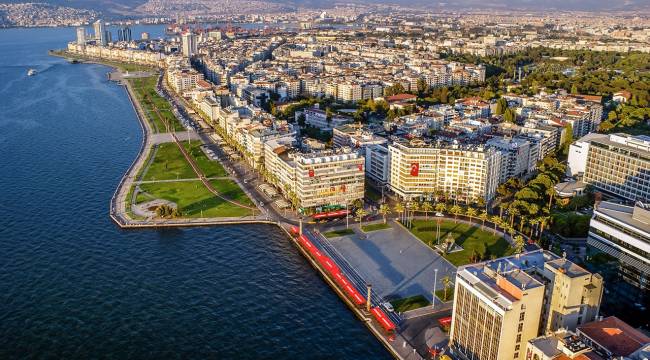 İzmir’de Kentsel Dönüşüm Seferberliği İlan Edilmeli