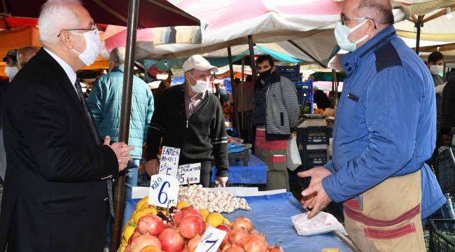 Karabağlar pazarlarında önlemler sıklaştırıldı