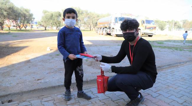 Menderesten Öğrencilere Yılbaşı Hediyesi