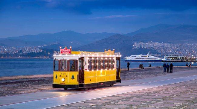 Nostaljik tramvay Çiğdem yeni yıl için süslendi