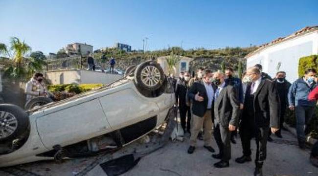 Başkan Soyer hortumun vurduğu Alaçatı'da