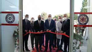 EÜTF Hastanesinde polikliniklerin girişi yenilendi