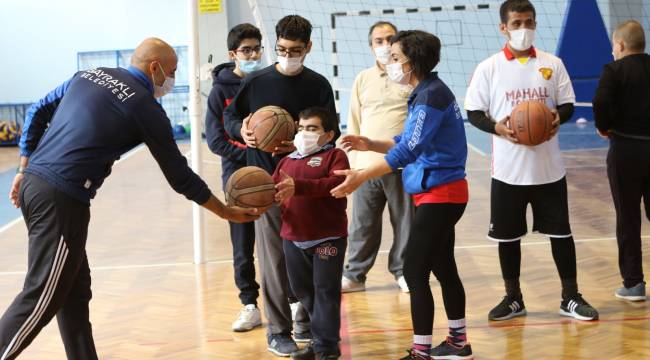 Bayraklı'da Spor Var, Engel Yok