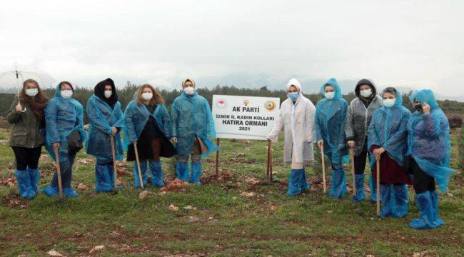 AK Kadın İzmir'den Orman Haftası'nda fidan dikimi