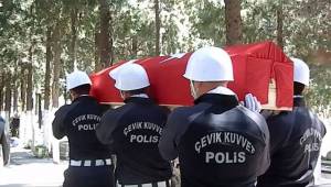 Foçalı Emekli Polis Törenle Defnedildi