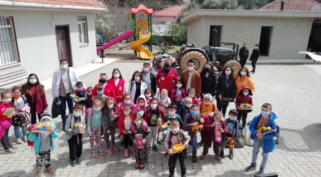 Kızılay İzmir İle Bayındır’da “Sağlıklı Köy Okulları”