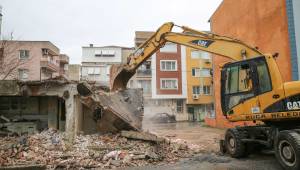 Buca Belediyesi’nden metruk binalara müdahale 