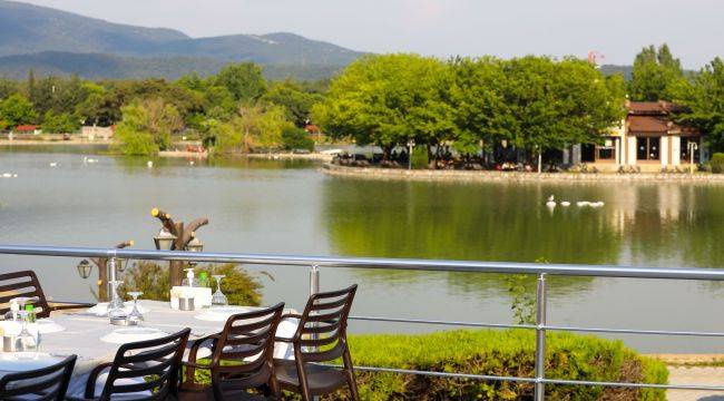 Buca Göl Restoran yenilenen yüzüyle kapılarını açtı 