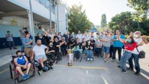 Şampiyonlar İzmir marşıyla karşılandı