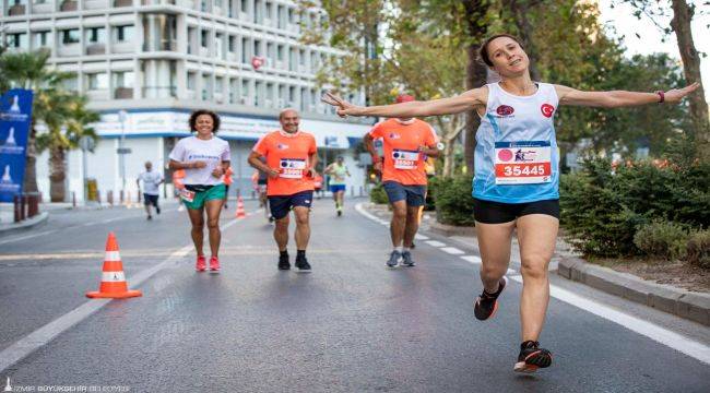 9 Eylül İzmir Yarı Maratonu’na rekor katılım