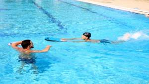 Aydın Büyükşehir Belediyesi Yenipazarlı Çocuklara Yüzme Öğretiyor
