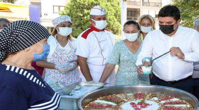 Buca’da aşure kazanları kaynadı