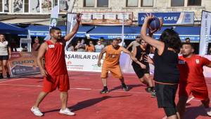 FOÇA’DA SOKAK BASKETBOLU TURNUVASI 