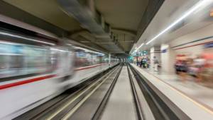 İzmir’de metro istasyonlarında ücretsiz internet dönemi
