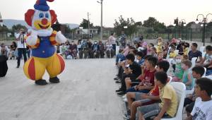 Torbalı Belediyesi’nden çocuklara kukla sürprizi